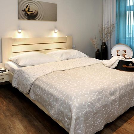 Anděl Apartments Praha Bagian luar foto