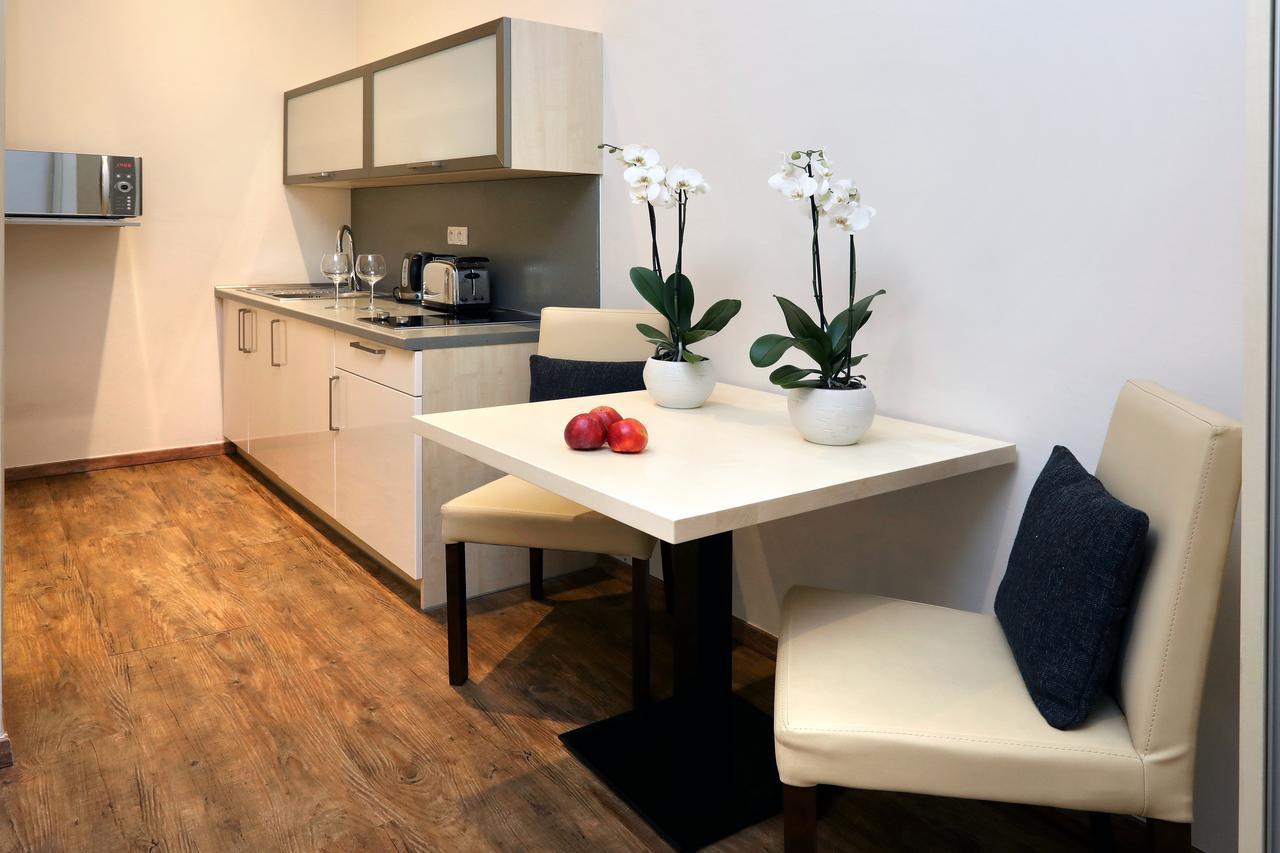 Anděl Apartments Praha Bagian luar foto