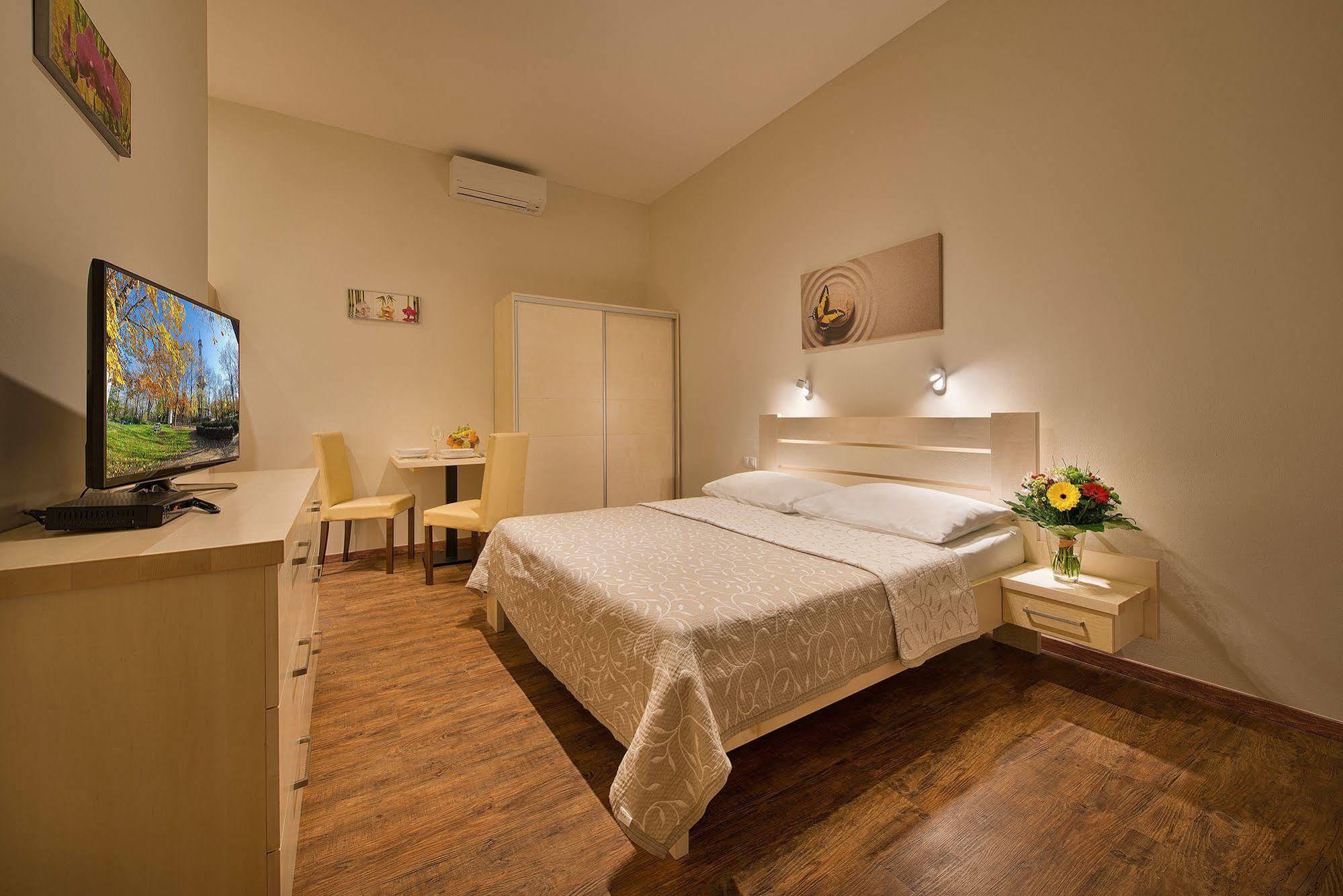 Anděl Apartments Praha Bagian luar foto