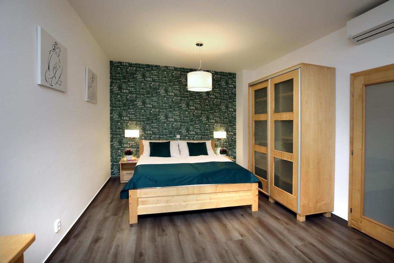 Anděl Apartments Praha Bagian luar foto